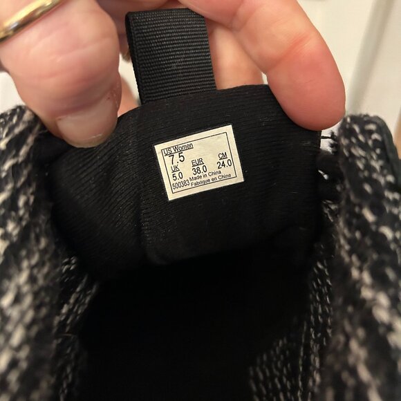 Van's original UltraRange Hi, high-tops, women's US size 7.5, worn once. - Picture 4 of 7